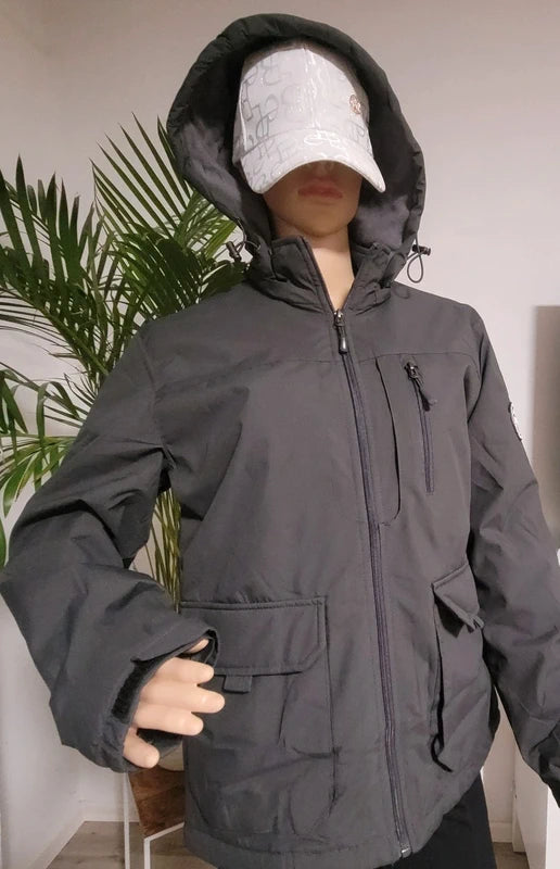 Warme Jacke Größe M fällt eine Nr kleiner